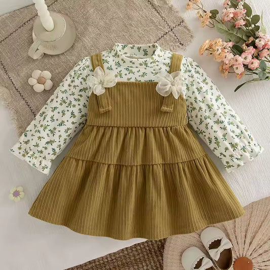 Niedliches Blumenkleid für Babys