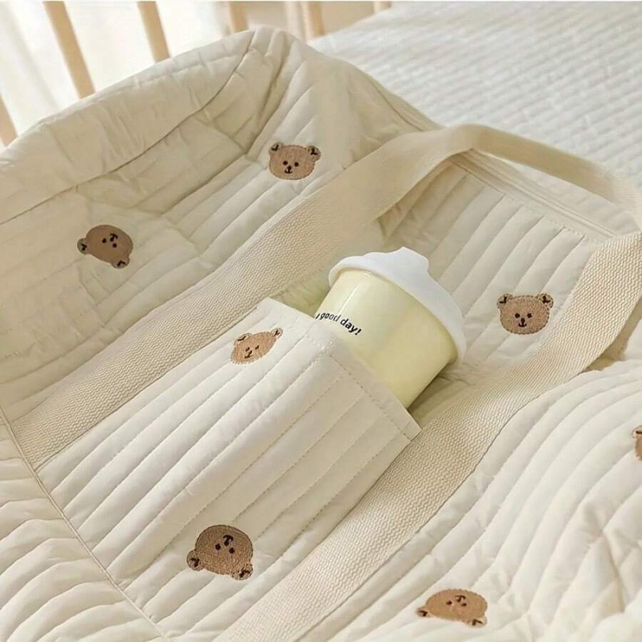 Wickeltasche aus Plüsch mit Bärenmotiv