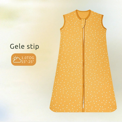 Baby romper with zipper