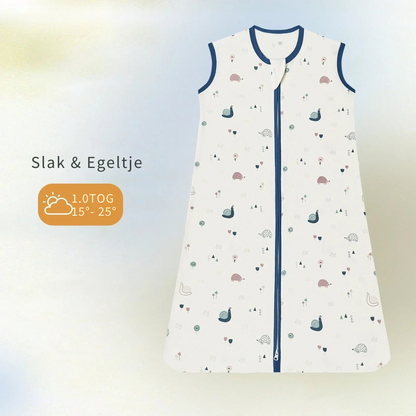 Baby romper with zipper