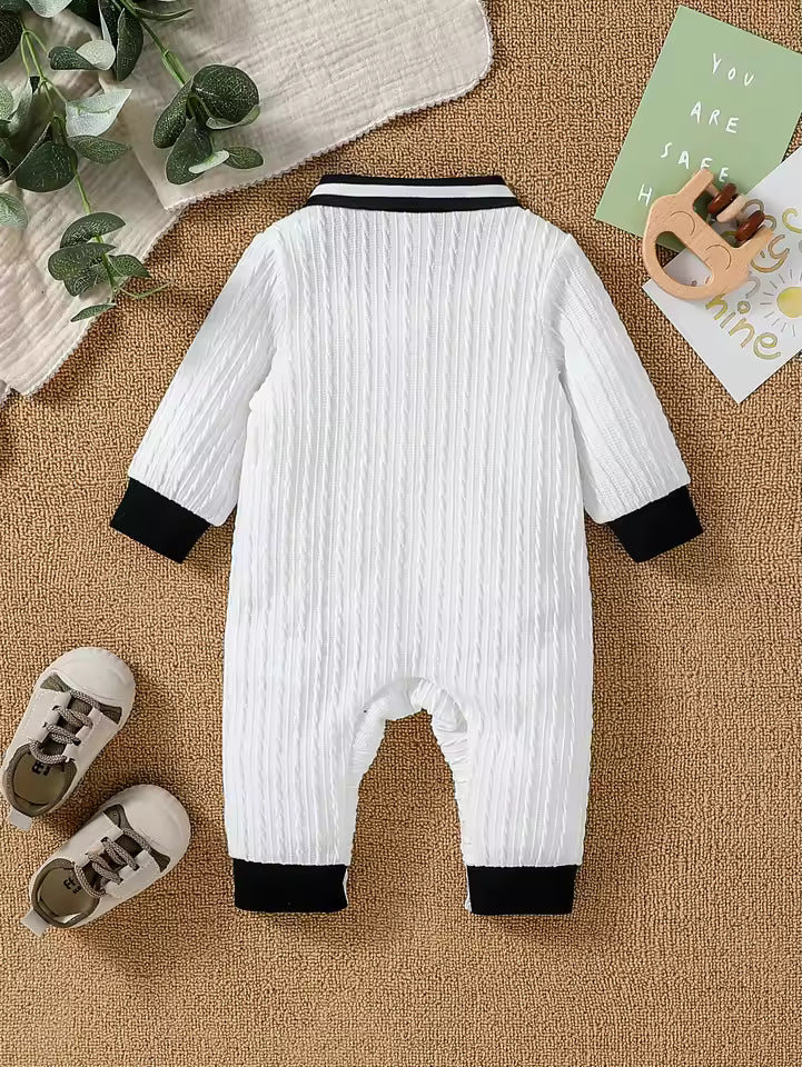 Herbstlicher Jumpsuit für Jungen