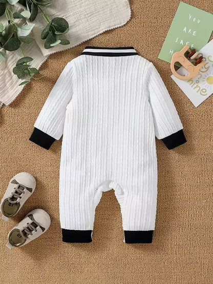 Herbstlicher Jumpsuit für Jungen