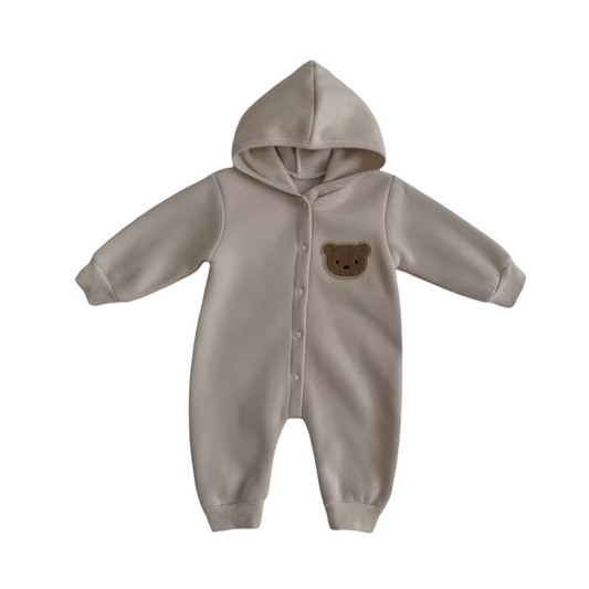 Baby-Jumpsuit mit Schneebär-Motiv